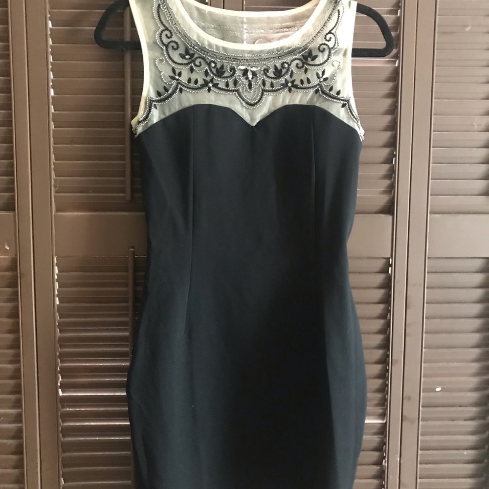 Sara Boo Sleeveless Dress